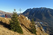 46 Croce del Monte Castello con vista in Alben
